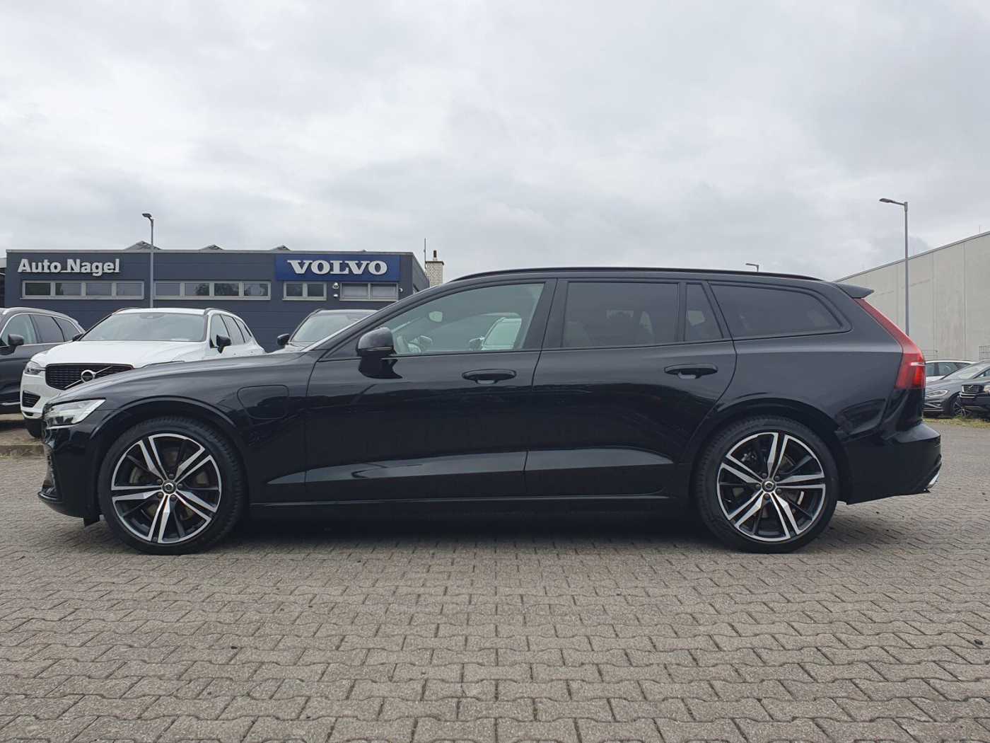 Volvo  Recharge T8 Plus Dark LONG RANGE PANO|