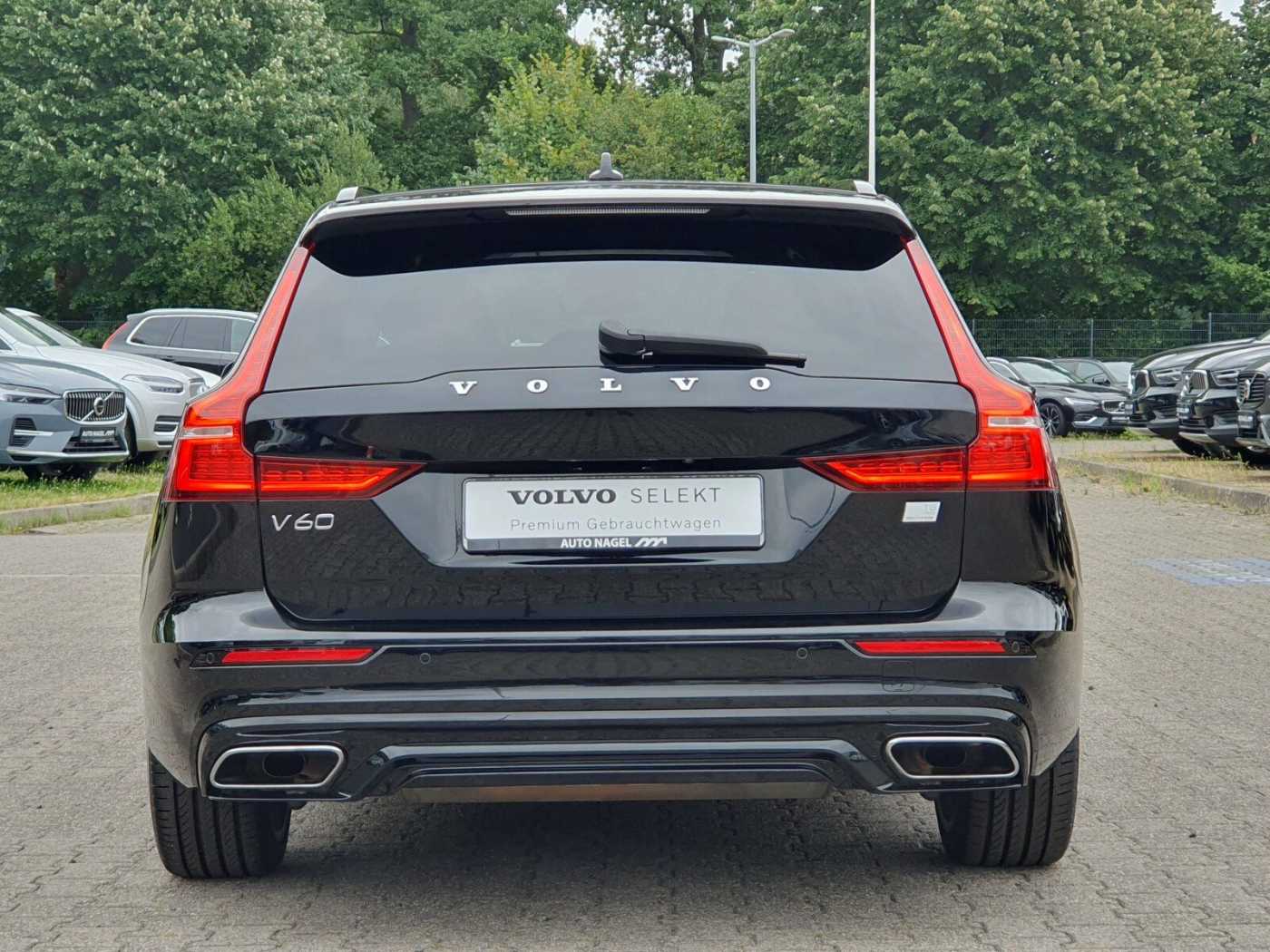Volvo  Recharge T8 Plus Dark LONG RANGE PANO|
