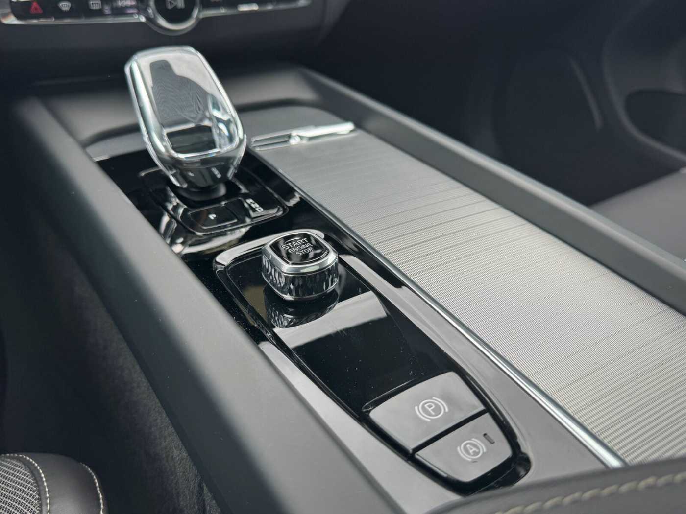 Volvo  Recharge T6 Plus Black Edition PILOT|FLED|