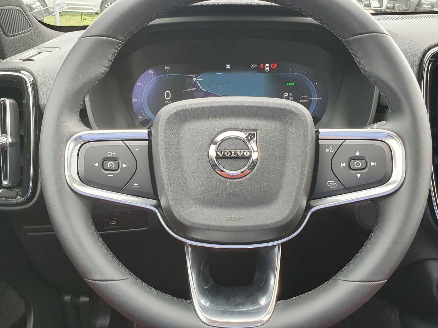 Volvo  Twin Performance Ultra Black Edition 442 PS
