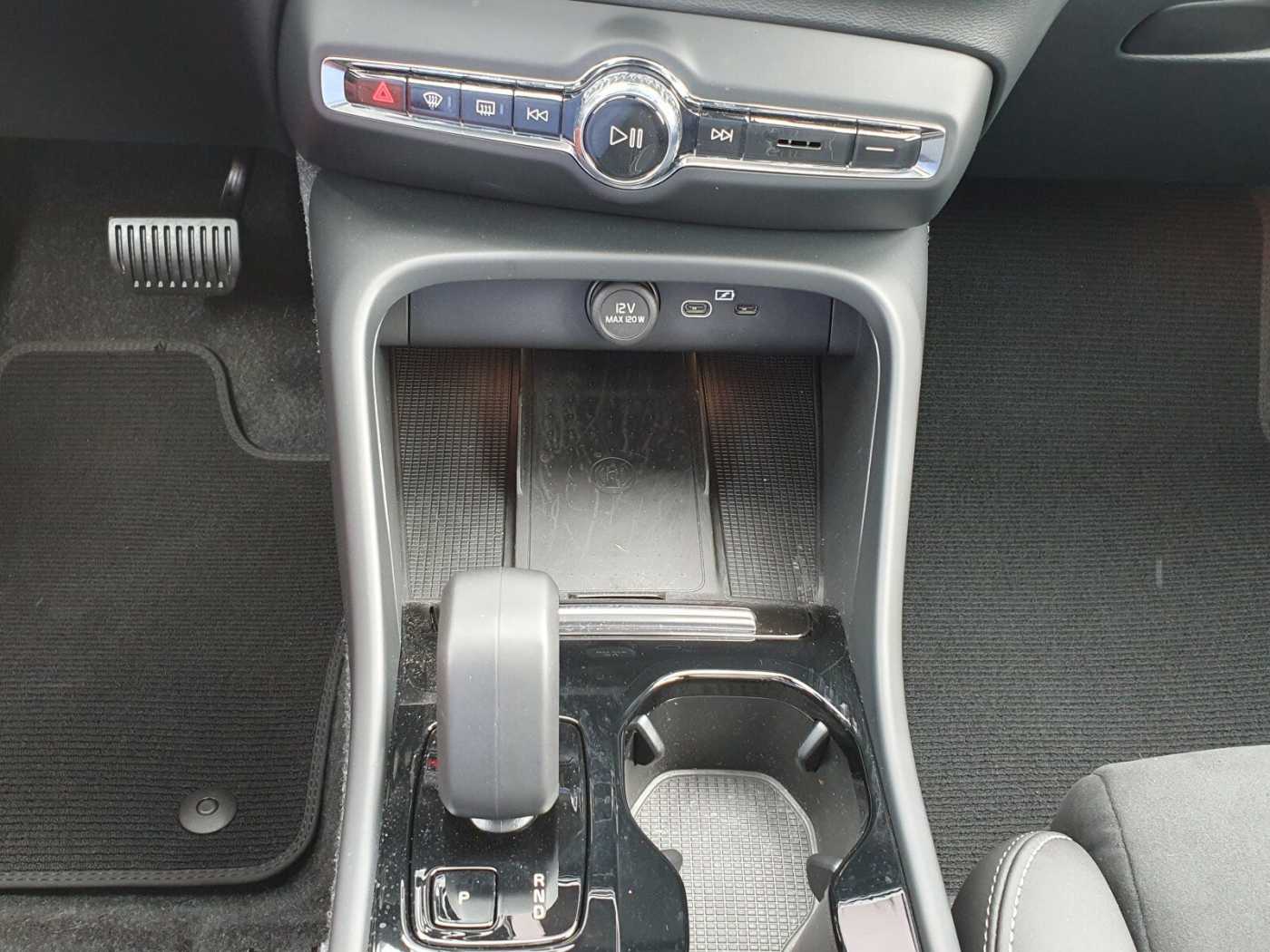 Volvo  Twin Performance Ultra Black Edition 442 PS