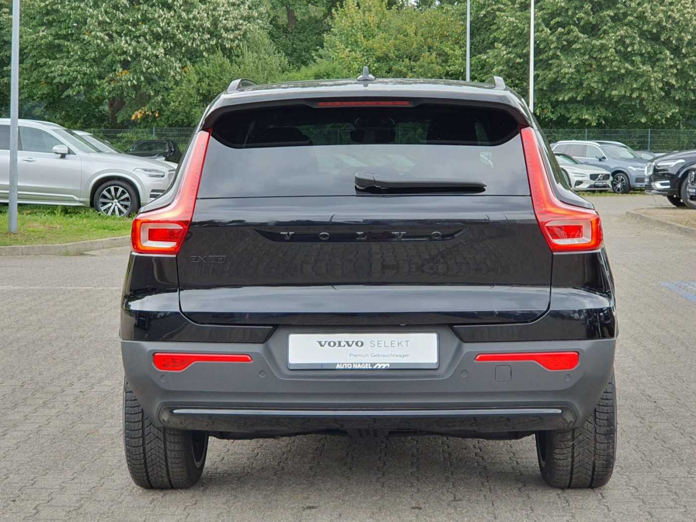 Volvo  Twin Performance Ultra Black Edition 442 PS