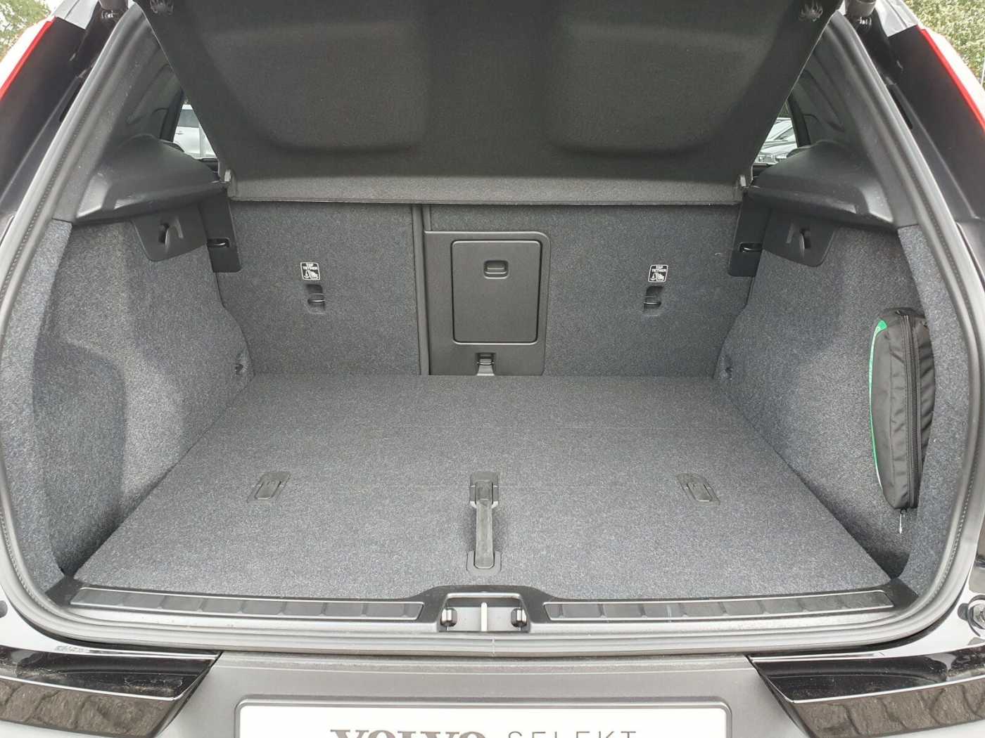 Volvo  Twin Performance Ultra Black Edition 442 PS