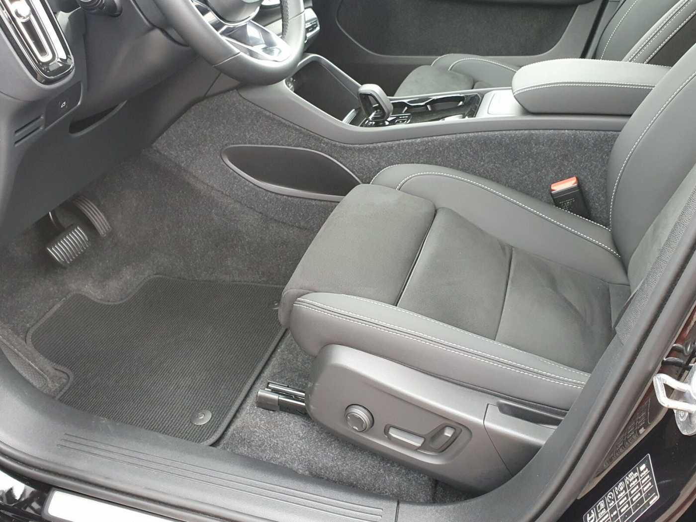 Volvo  Twin Performance Ultra Black Edition 442 PS