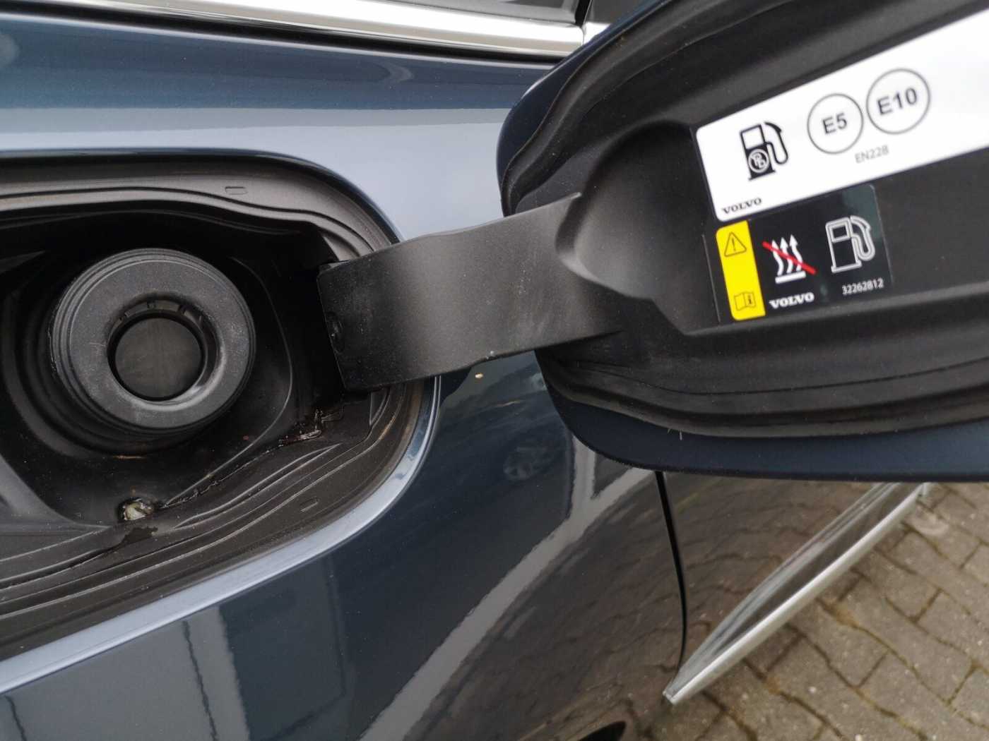 Volvo  Recharge T8 AWD Automatik AHK|PANO|LED|CAM|