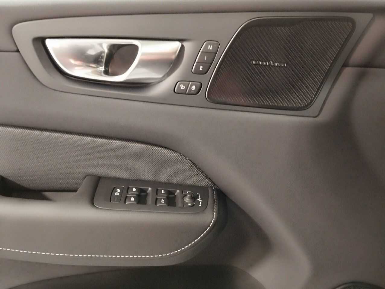 Volvo  Recharge T8 AWD Plus Black Edition