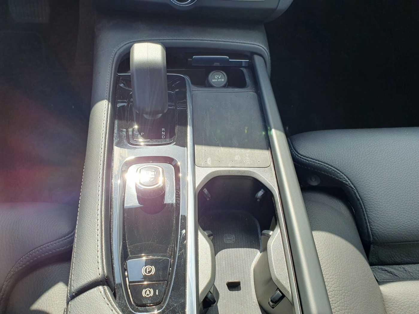 Volvo  B4 Ultimate Dark SD/Keyless-Start/Autom. /LED
