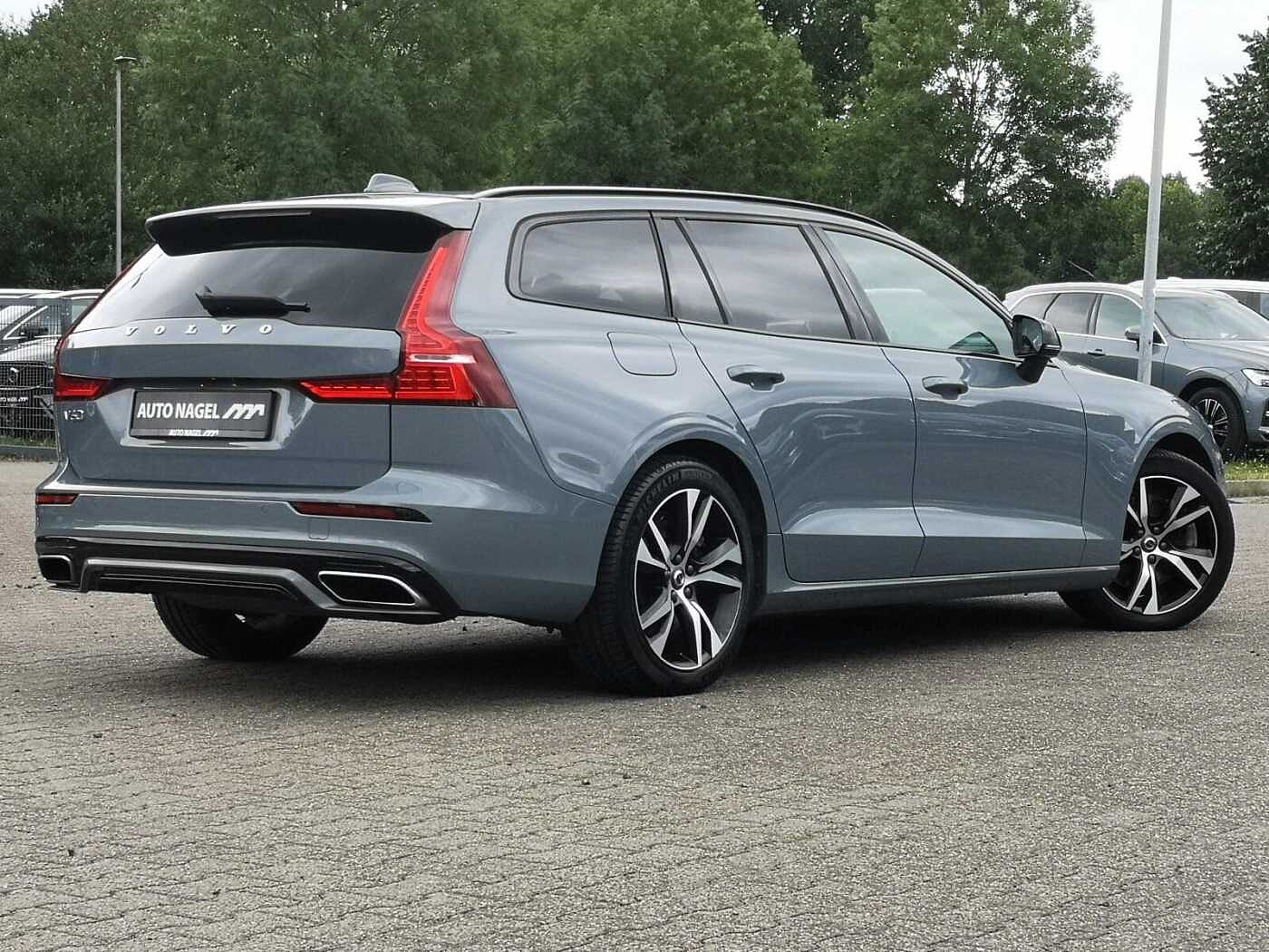 Volvo  Recharge T6 Plus Dark