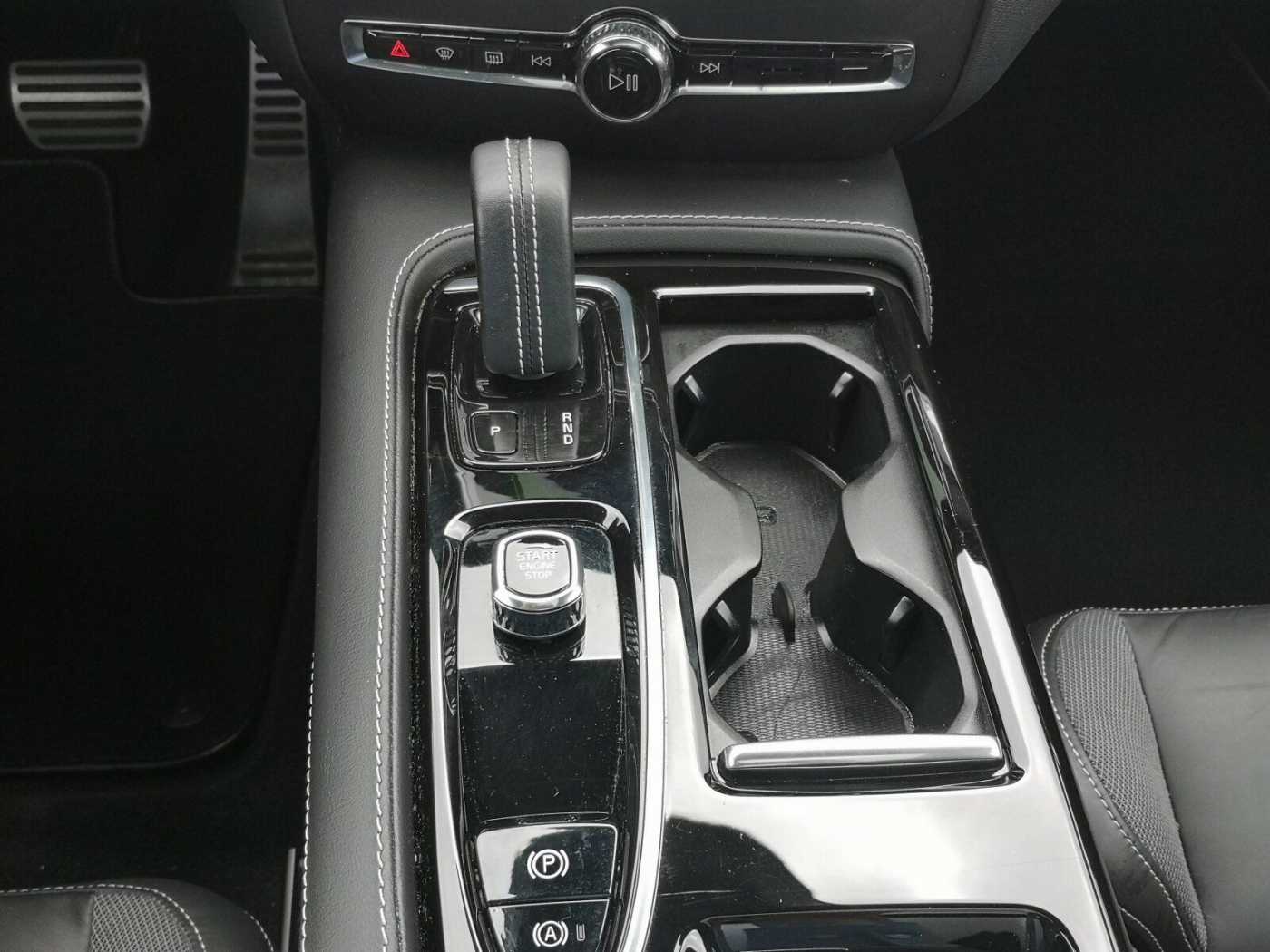 Volvo  Recharge T6 Plus Dark