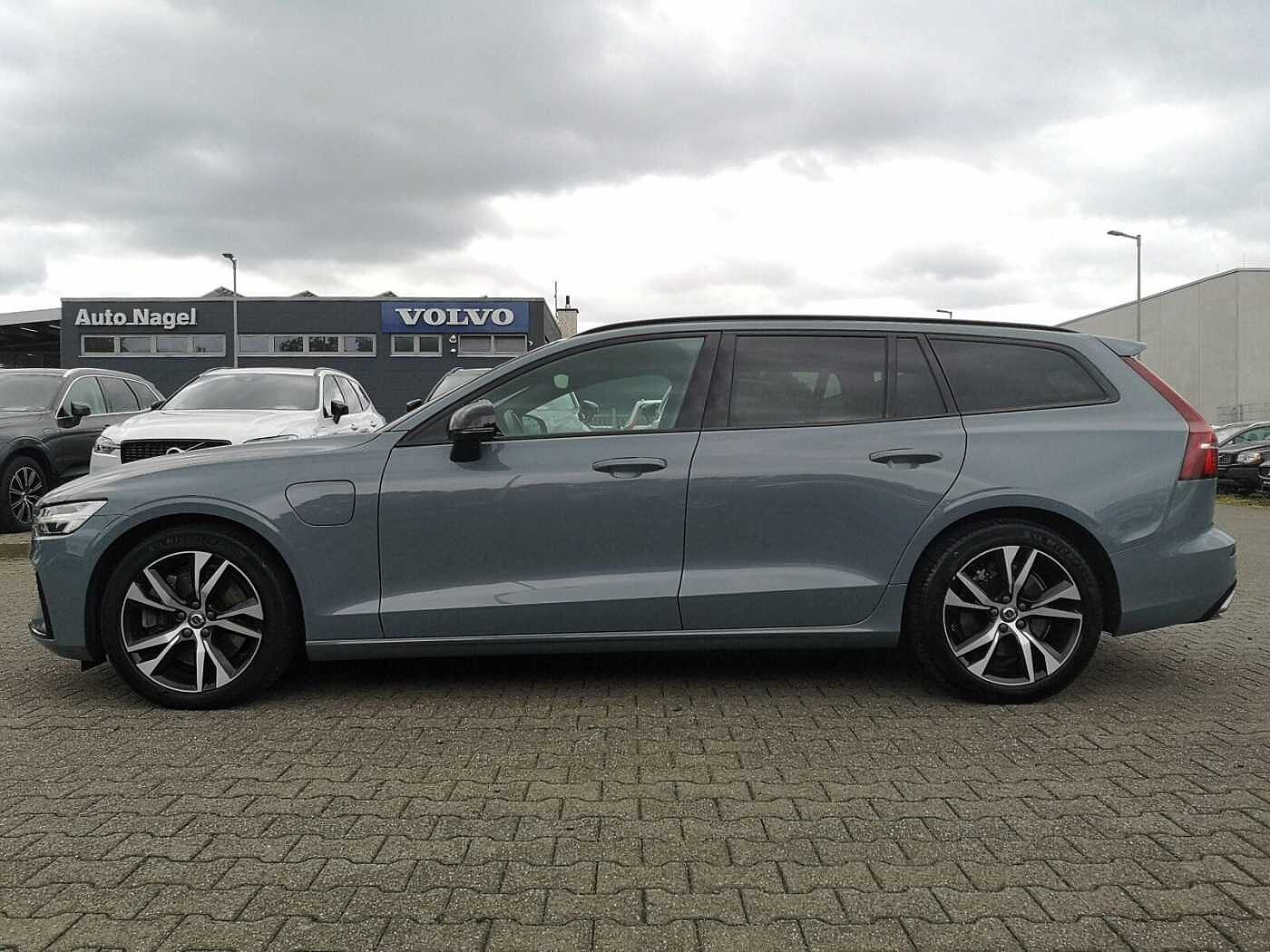 Volvo  Recharge T6 Plus Dark