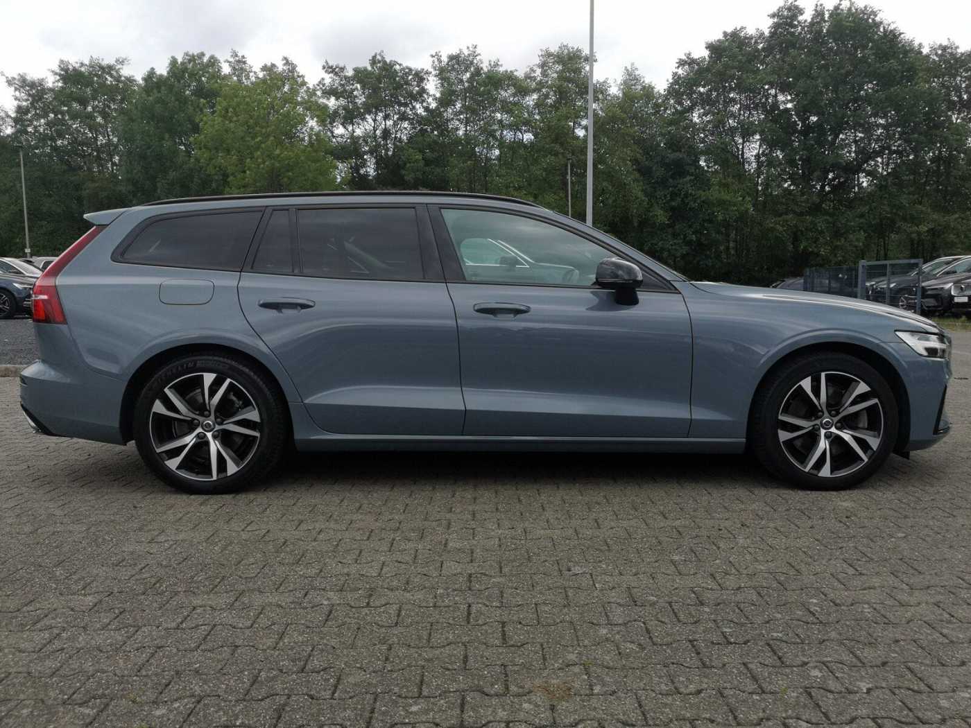 Volvo  Recharge T6 Plus Dark