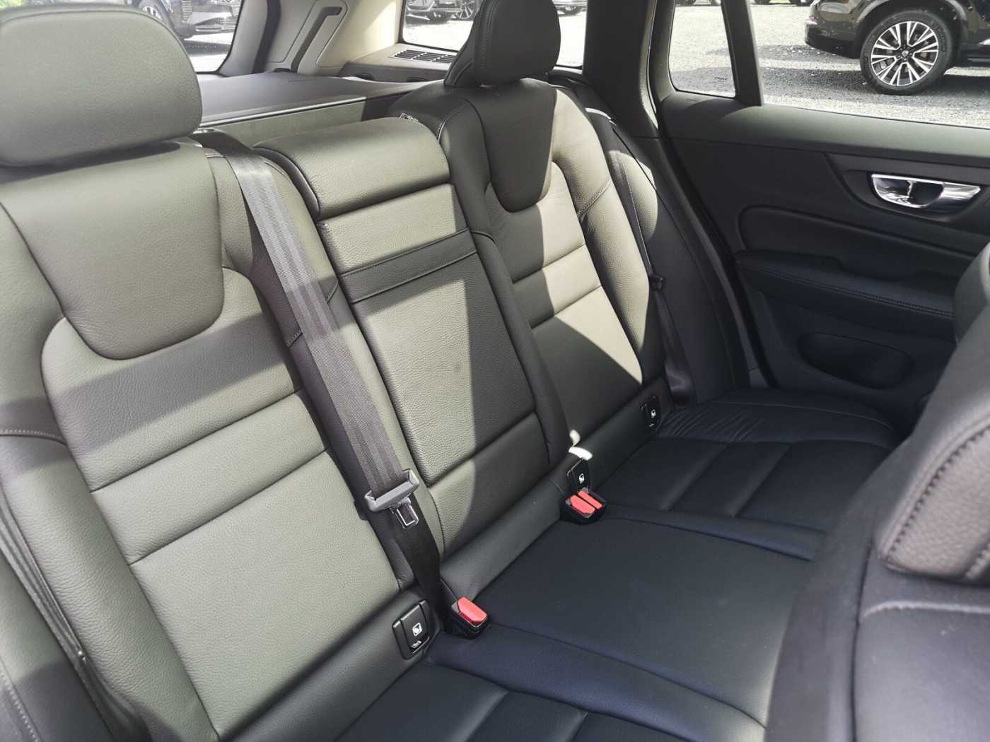Volvo  D3 Momentum Navi/SD/Keyless-Start/Autom. /LED