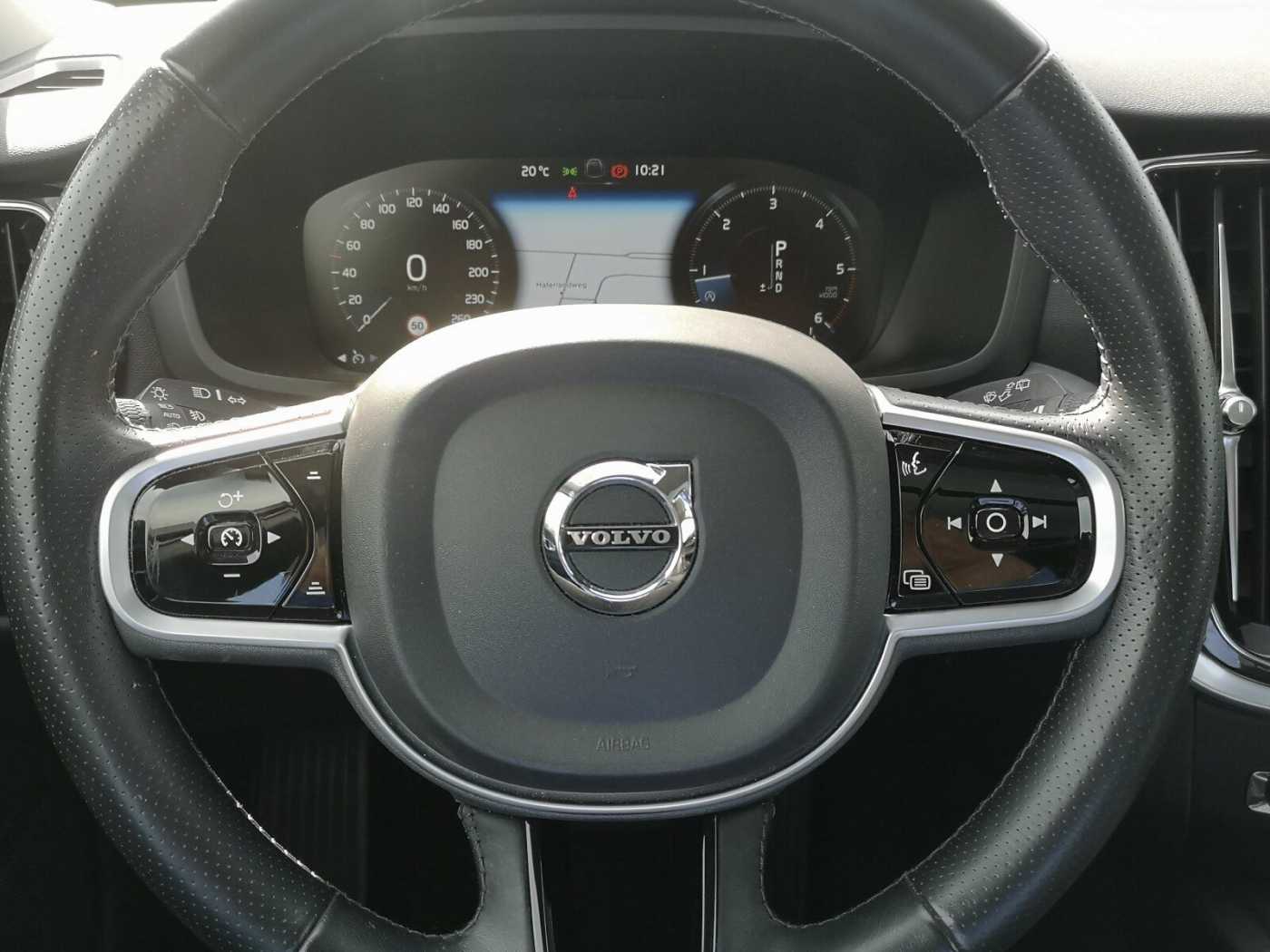 Volvo  D3 Momentum Navi/SD/Keyless-Start/Autom. /LED