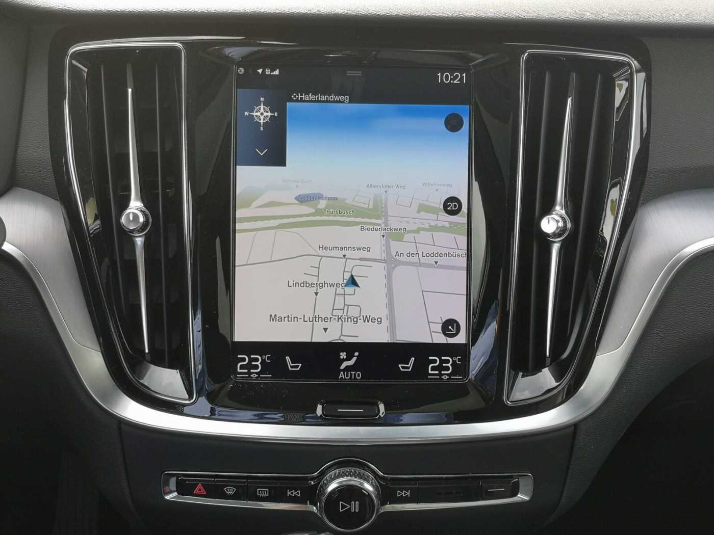 Volvo  D3 Momentum Navi/SD/Keyless-Start/Autom. /LED