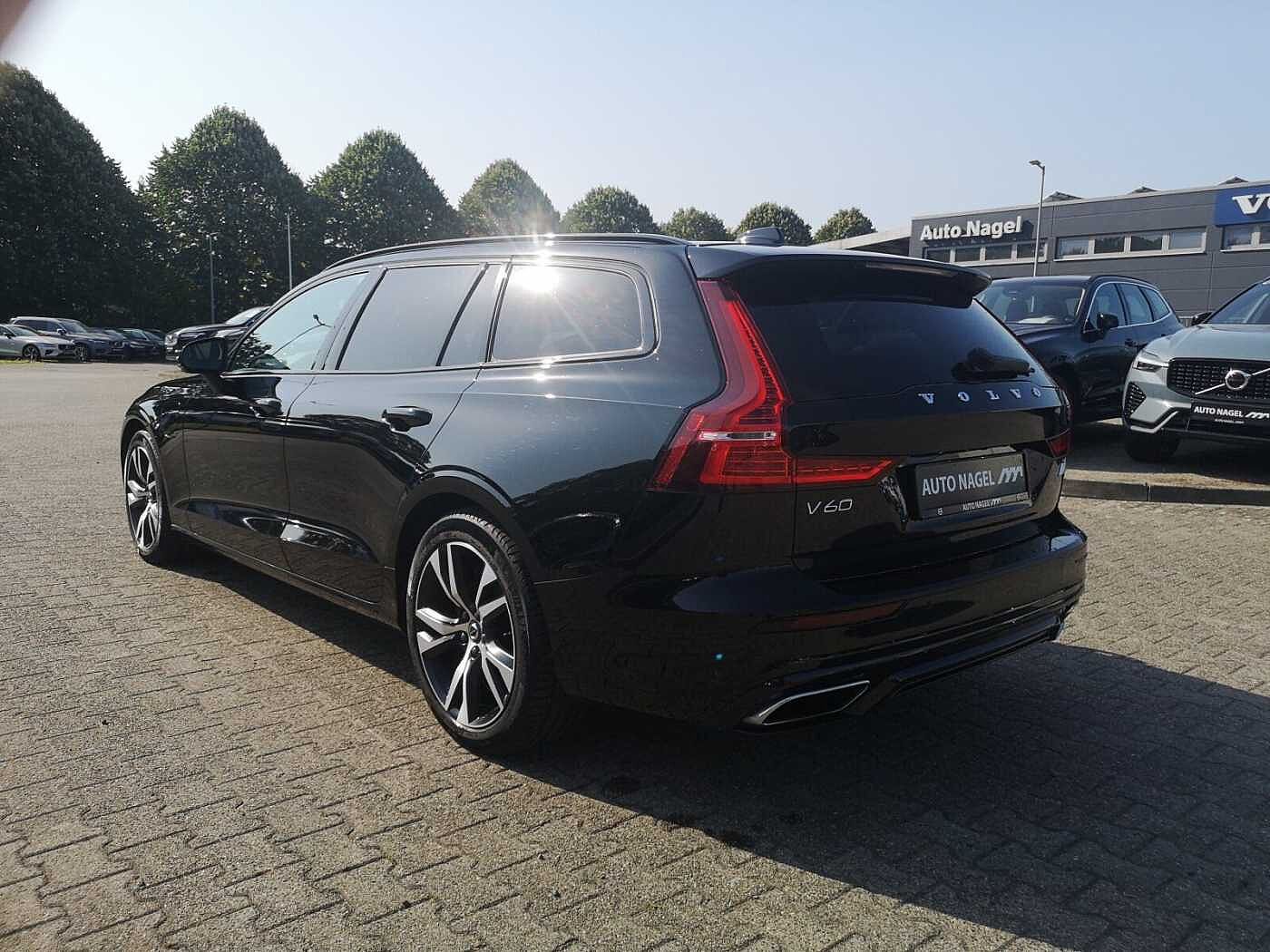 Volvo  T6 Twin Engine AWD Plus Dark Plug-In SHD/LED