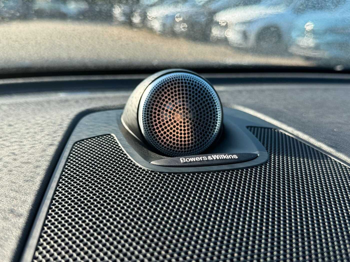 Volvo  T6 Plus Black Edition PANO