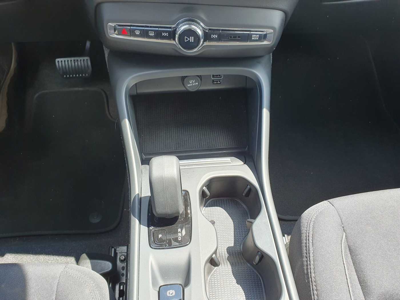 Volvo  T4 Twin Engine Inscription Expr |NAVI|LED||