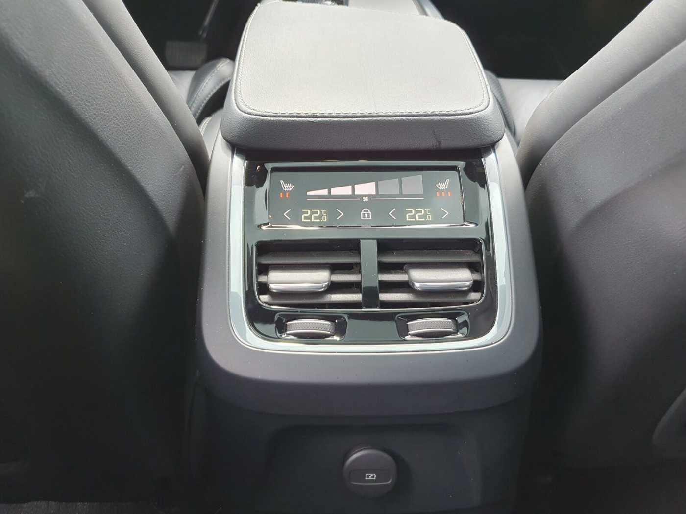 Volvo  T8 AWD Plus Dark Plug-In SD/Keyless-Start