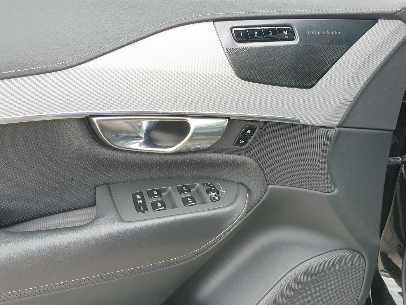 Volvo  T8 AWD Plus Dark Plug-In SD/Keyless-Start