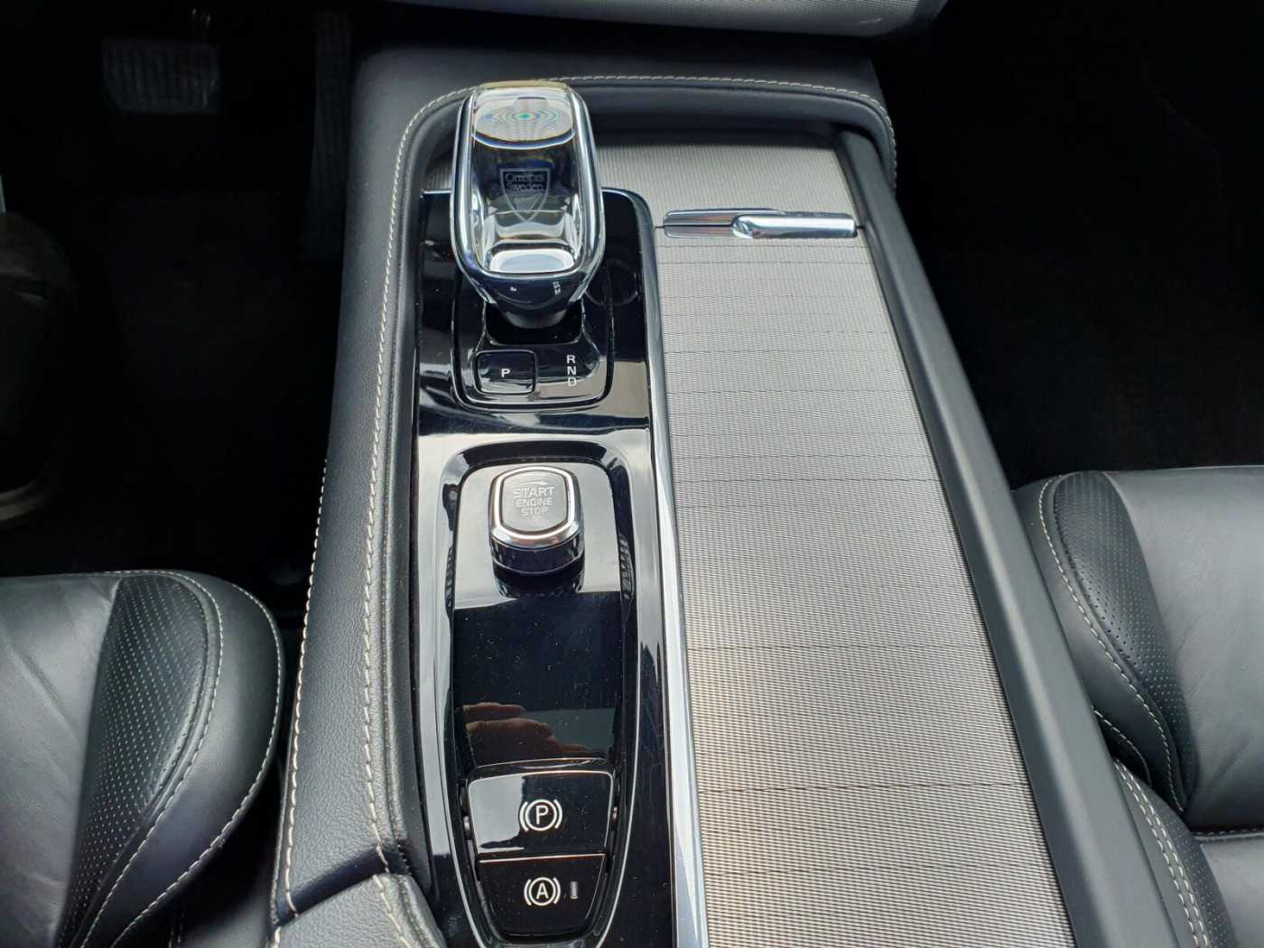 Volvo  T8 AWD Plus Dark Plug-In SD/Keyless-Start