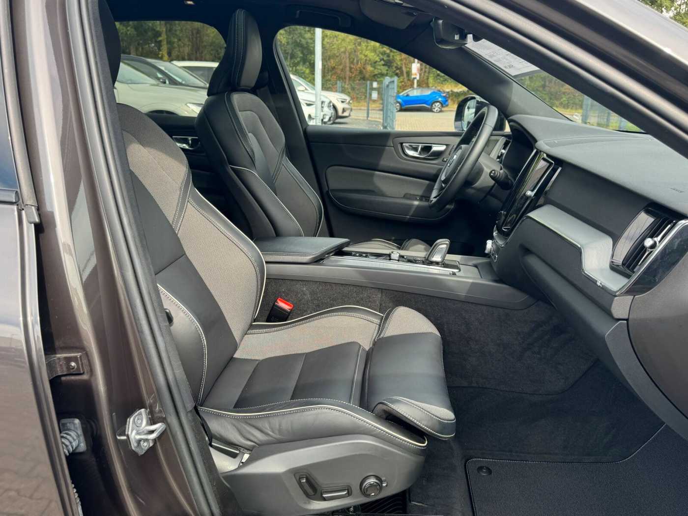 Volvo  Recharge T6 R-Design SD/Keyless-Start/Klima