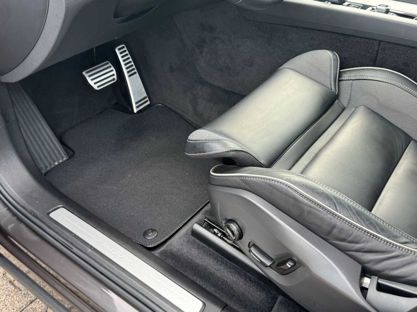 Volvo  Recharge T6 R-Design SD/Keyless-Start/Klima