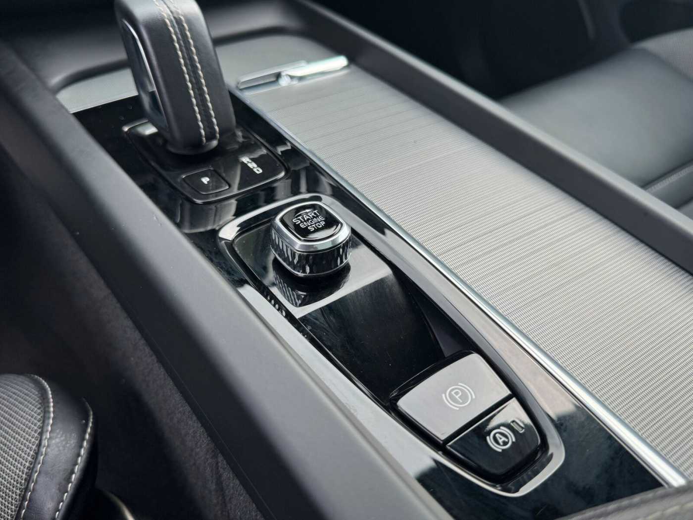 Volvo  Recharge T6 R-Design SD/Keyless-Start/Klima