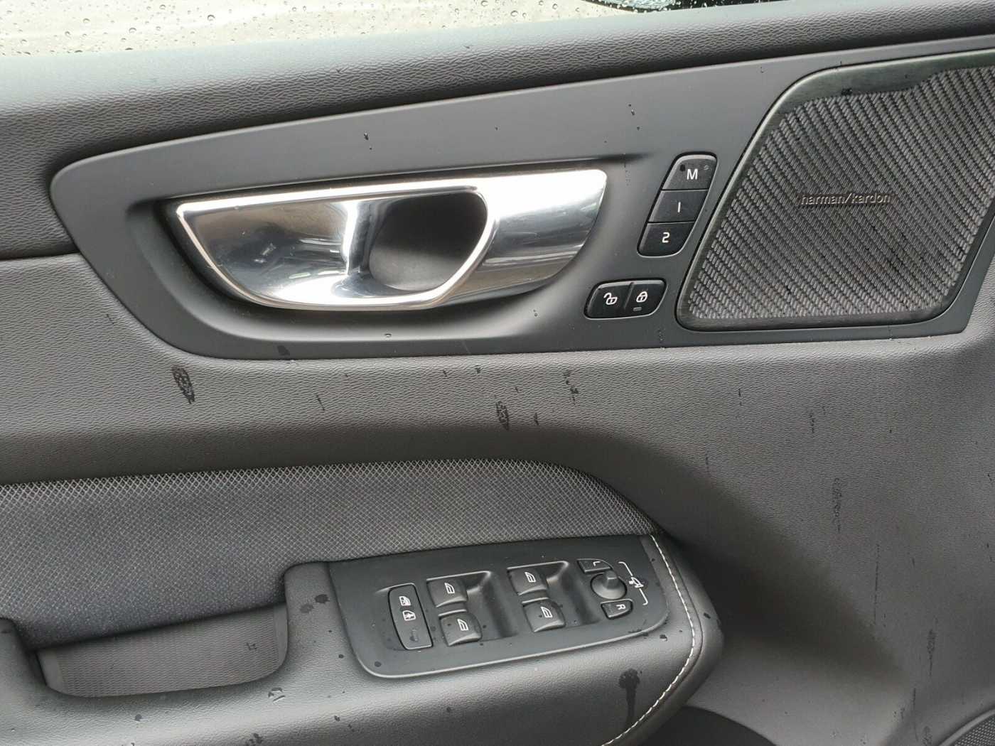 Volvo  D4 R Design Navi/SD/Keyless-Start/Autom. /BC