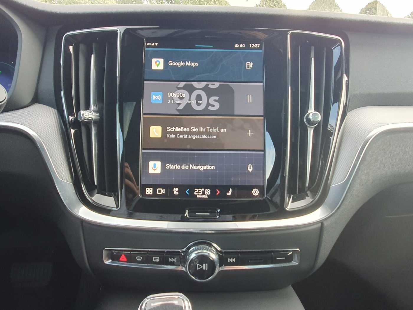 Volvo  T6 Recharge Plus Dark PANO|