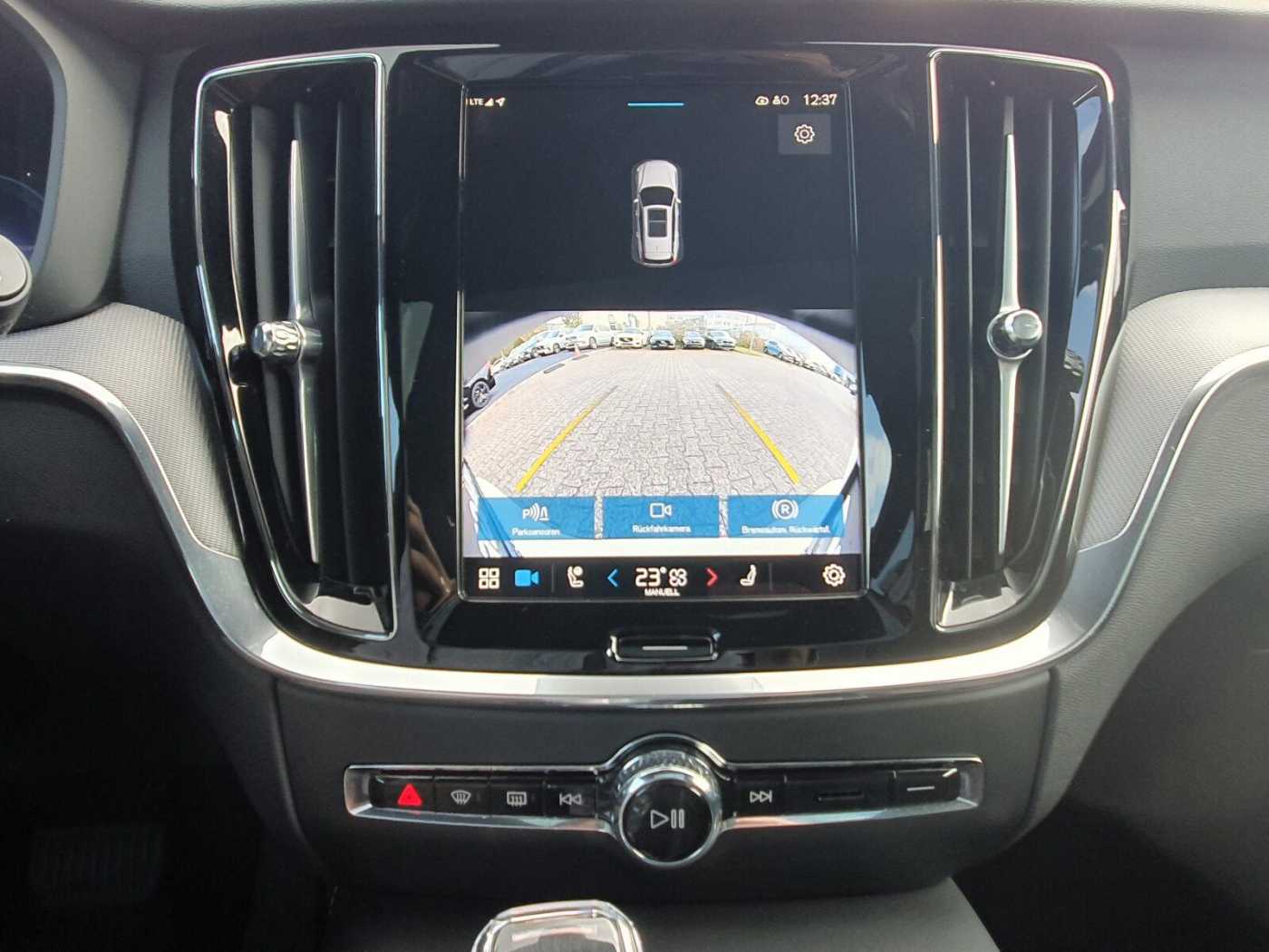 Volvo  T6 Recharge Plus Dark PANO|