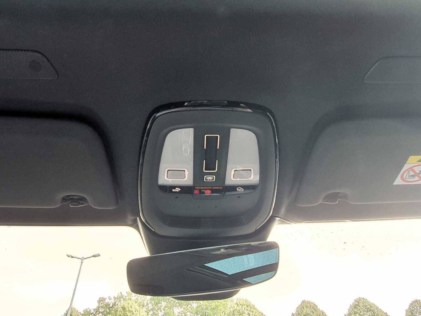 Volvo  T6 Recharge Plus Dark PANO|