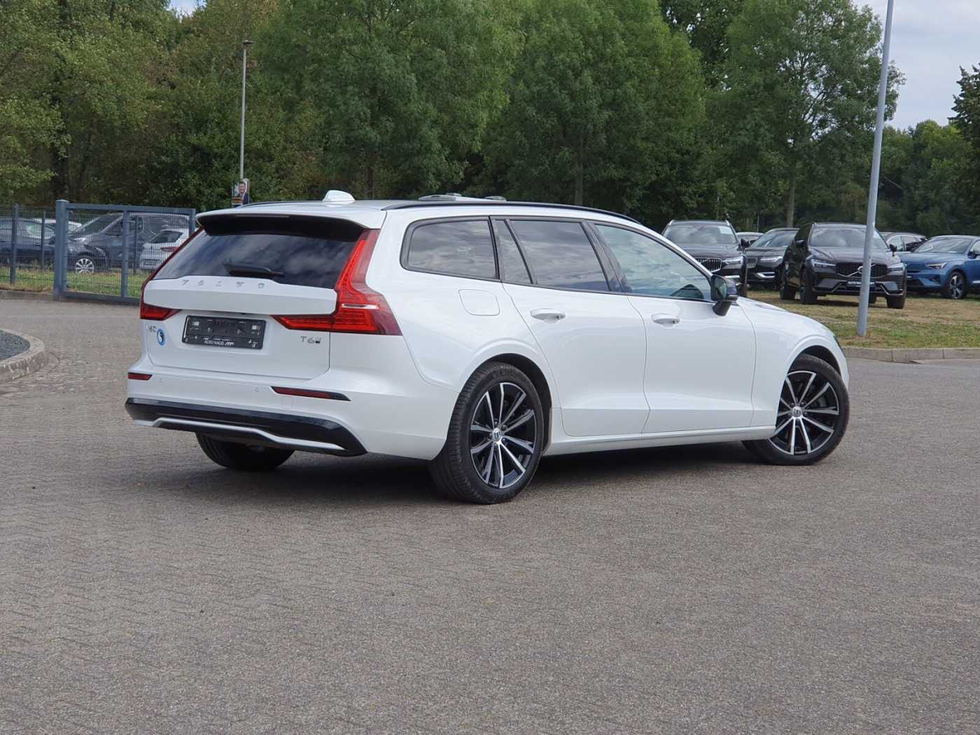 Volvo  T6 Twin Engine AWD Plus Dark Plug-In SHD/LED
