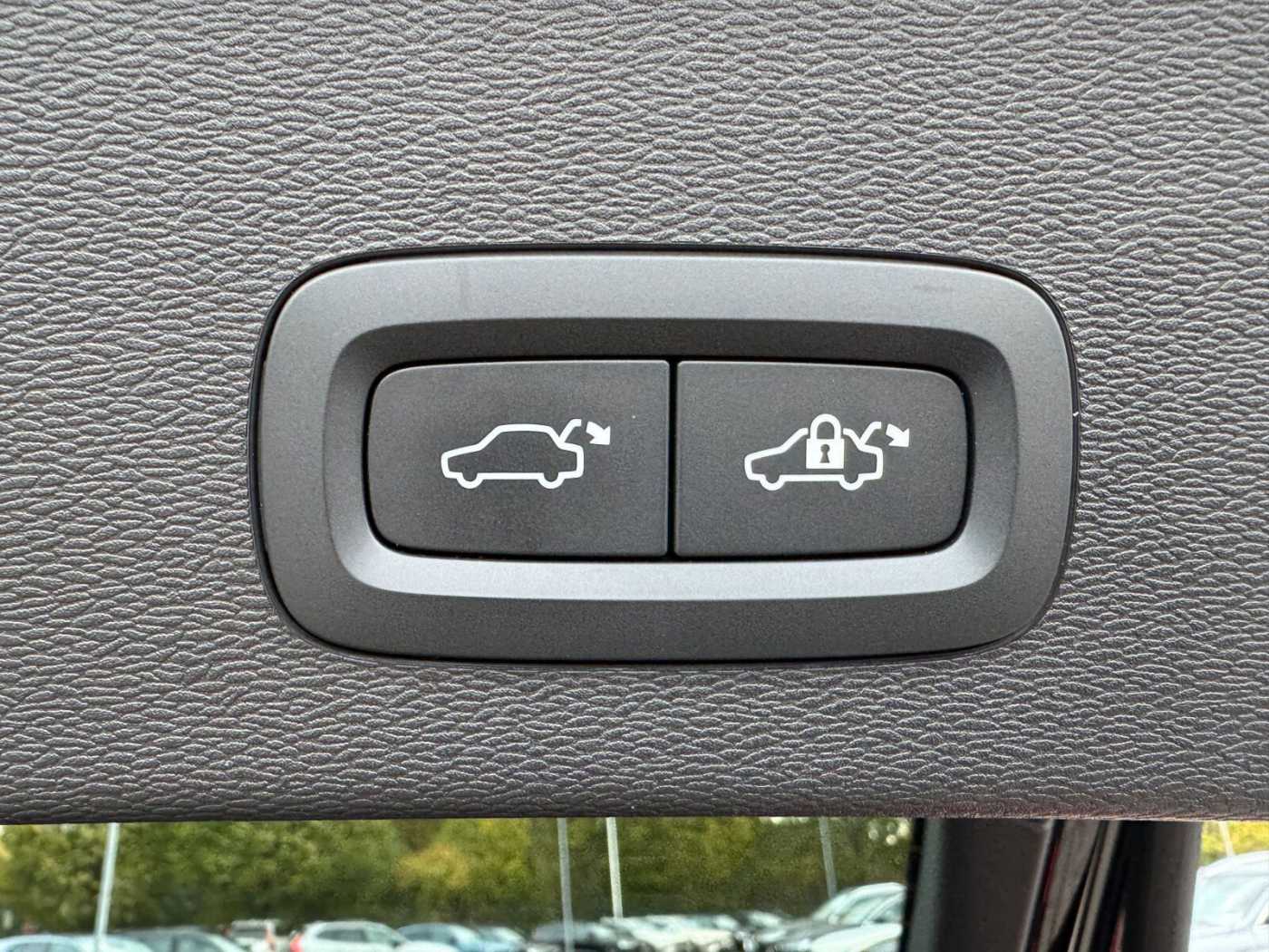 Volvo  Recharge Twin Pure Electric AWD Ultimate LED