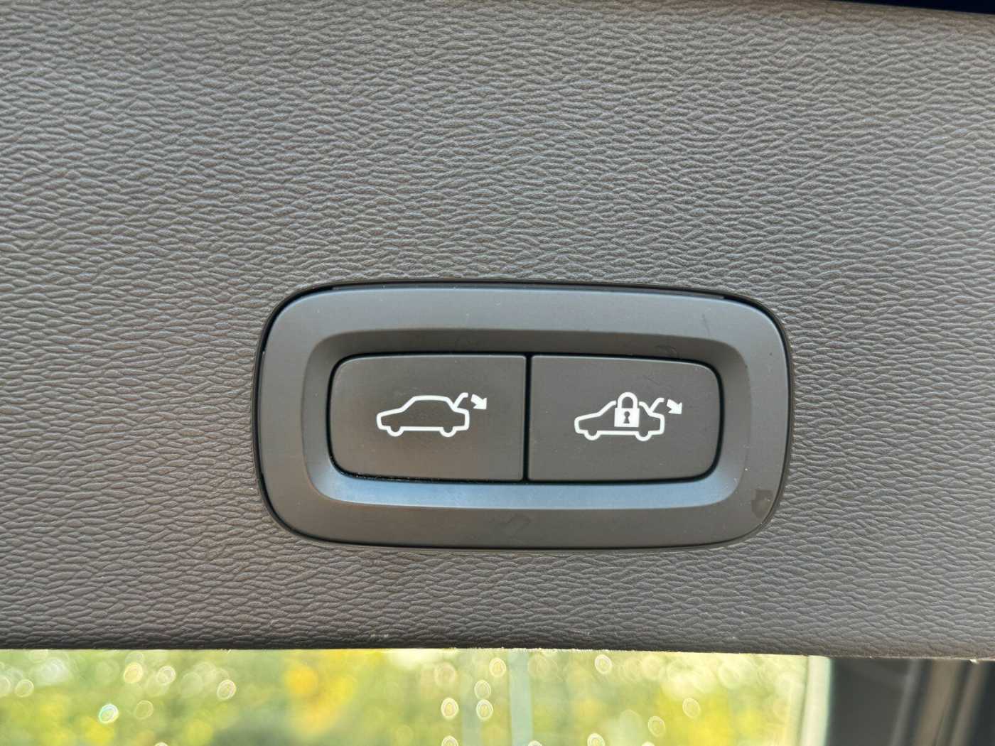 Volvo  Recharge Twin Pure Electric AWD Ultimate LED