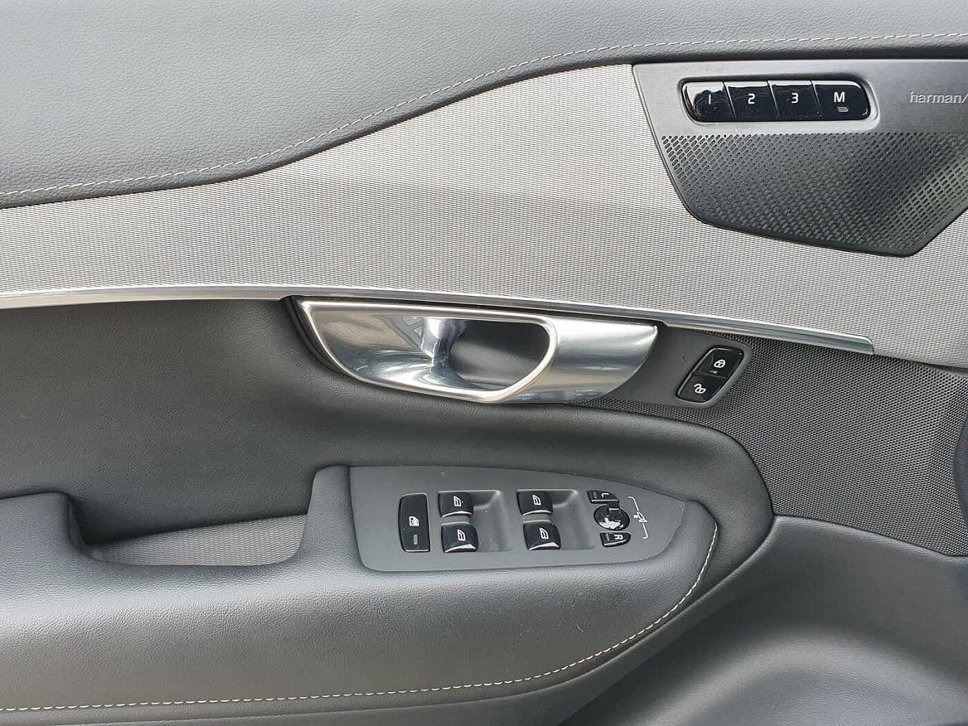 Volvo  Recharge T8 R-Design Edition Navi/Autom.