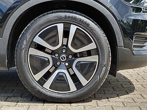 Volvo  D4 Autom. AWD Momentum Navi/Keyless-Start