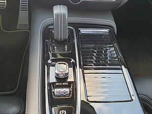 Volvo  T6 Twin Engine AWD R-Design Plug-In Navi/LED