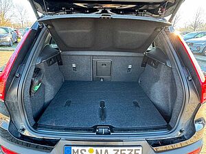 Volvo  Single Motor Extended Range Plus Black Edit