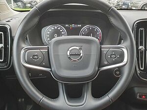 Volvo  T4 AWD Momentum (EURO 6d-TEMP) Navi/Autom.