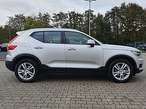 Volvo  T4 AWD Momentum (EURO 6d-TEMP) Navi/Autom.