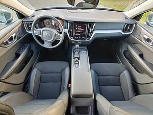 Volvo  D4 Momentum Pro Navi/Keyless-Start/Autom/LED