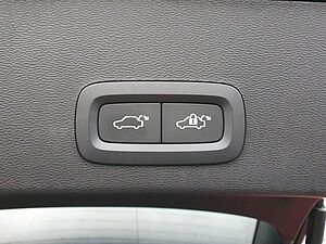 Volvo  T4 Plus Dark Plug-In Navi/Keyless-Start/LED