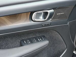 Volvo  T4 Plus Dark Plug-In Navi/Keyless-Start/LED