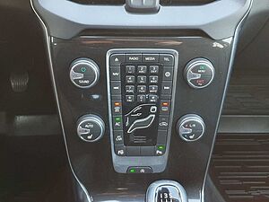 Volvo  D3 Momentum Navi/Pano-Dach/LED