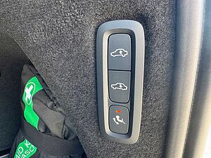 Volvo  T8 Facelift Ultra Bright AHK|PANO|