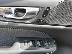 Volvo  T6 Twin Engine AWD R-Design