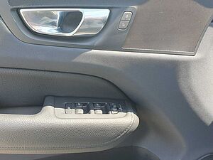 Volvo  B4 Momentum Pro Keyless-Start/Autom. /Klima