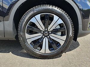 Volvo  Recharge Plus Dark