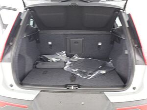 Volvo  B3 Autom. Plus Dark