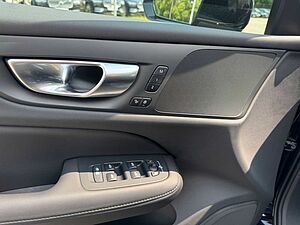 Volvo  T6 Twin Engine AWD Plus Dark Plug-In Autom.